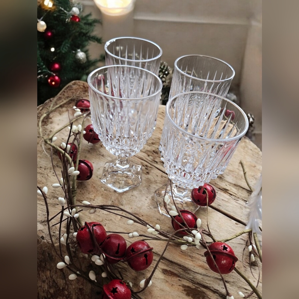 Set of 4 Heritage Wine Glasses